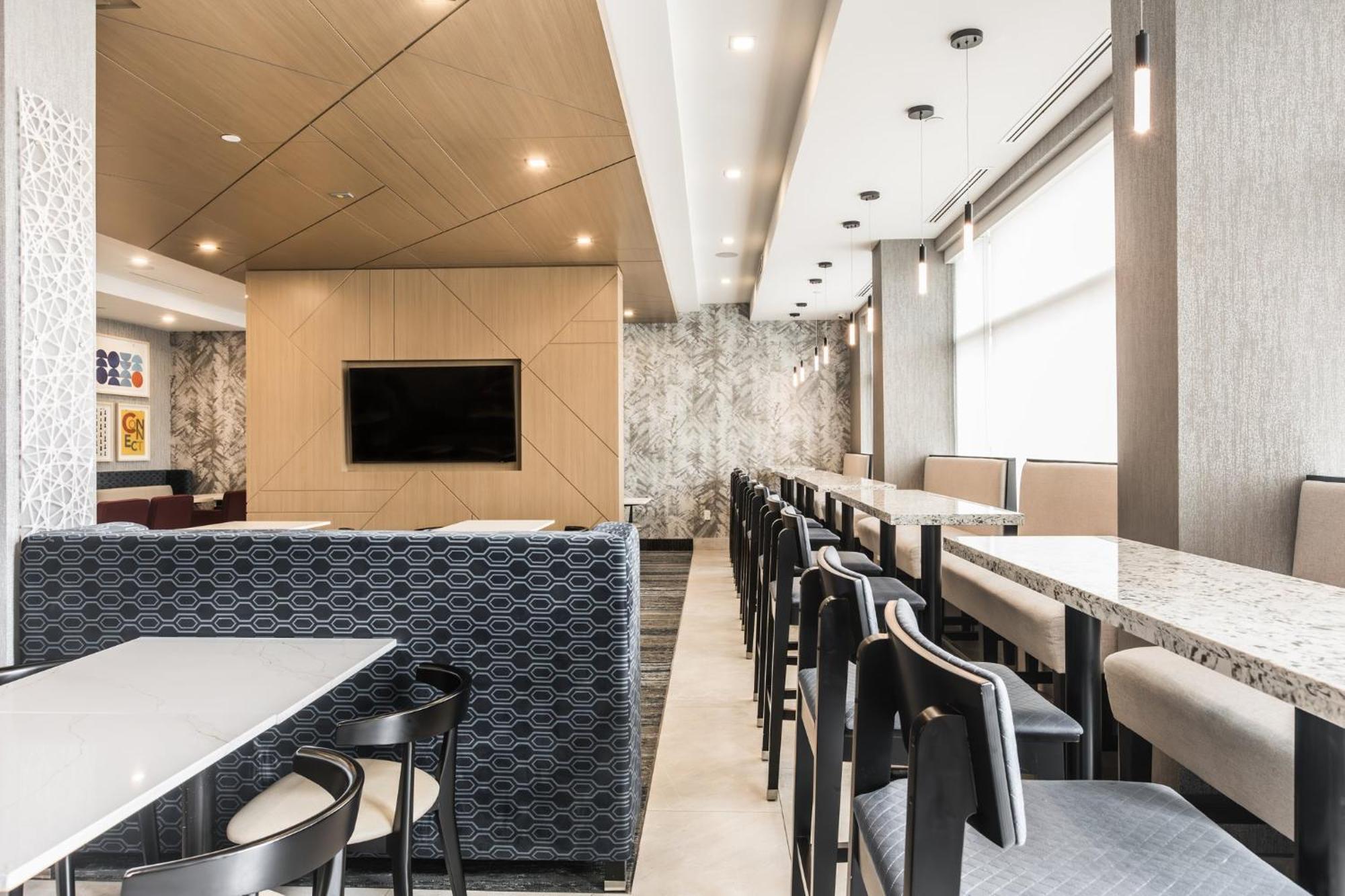 Holiday Inn Express & Suites - Toronto Airport South By Ihg المظهر الخارجي الصورة