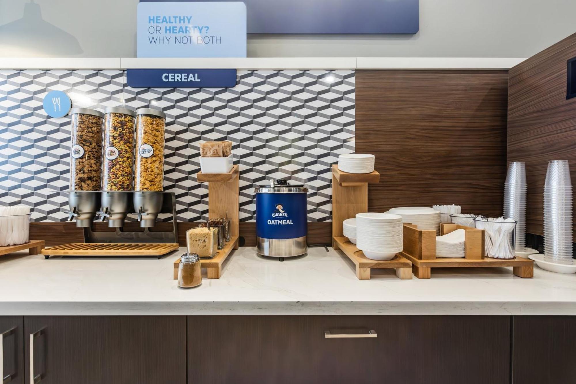 Holiday Inn Express & Suites - Toronto Airport South By Ihg المظهر الخارجي الصورة