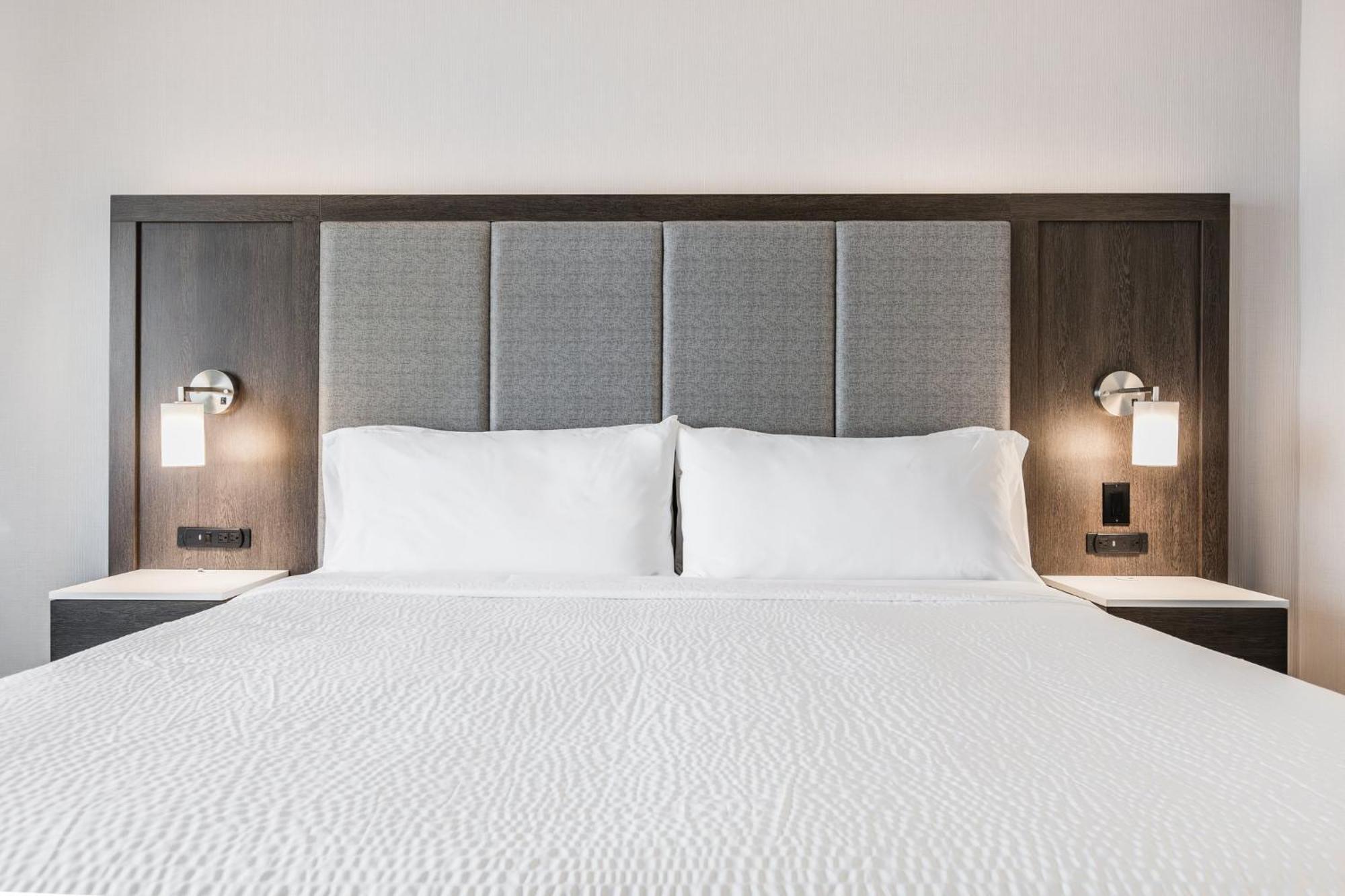 Holiday Inn Express & Suites - Toronto Airport South By Ihg المظهر الخارجي الصورة