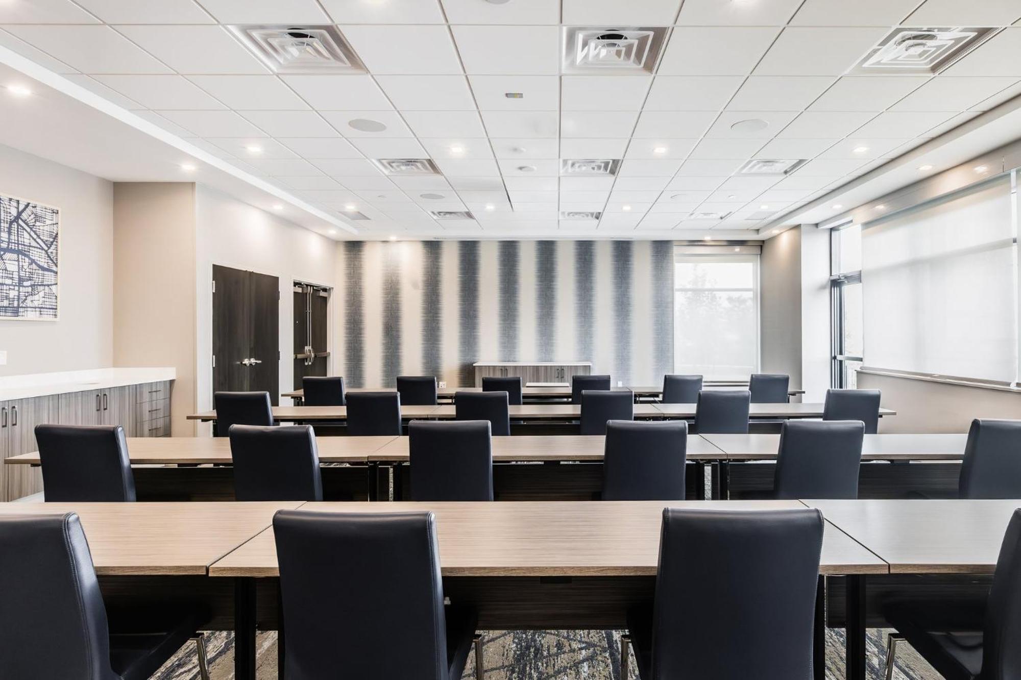 Holiday Inn Express & Suites - Toronto Airport South By Ihg المظهر الخارجي الصورة